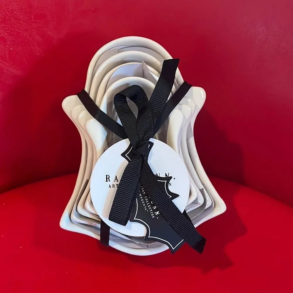 NWT Rae Dunn ghost shaped measuring cups